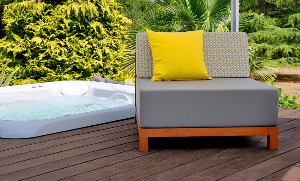 chauffeuse de jardin design pour bord de jacuzzi