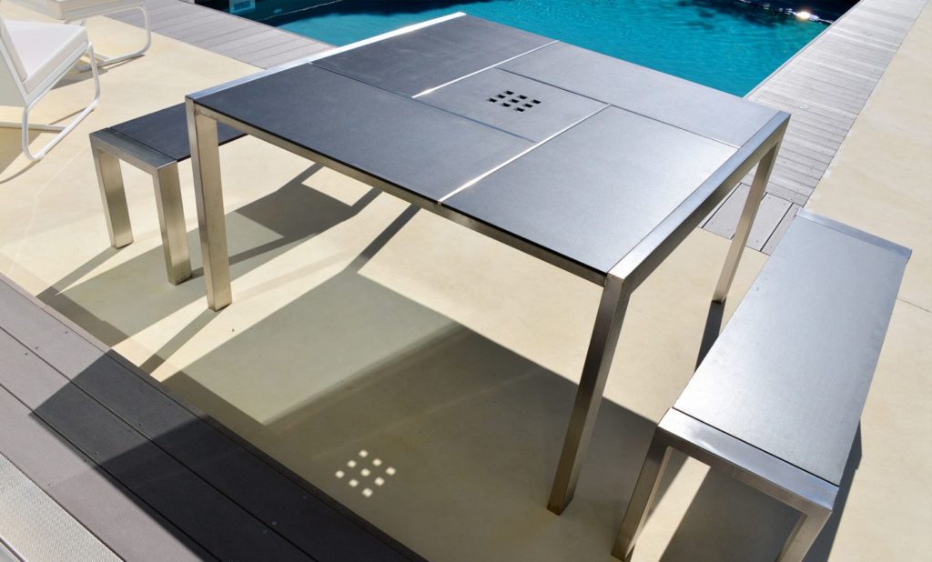 table exterieur inox carrée avec 2 bancs