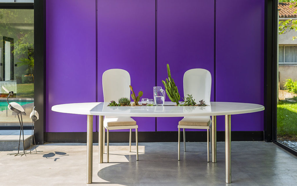 Art'Mely table ovale design PASSION table de jardin ovale design blanche avec 2 chaises