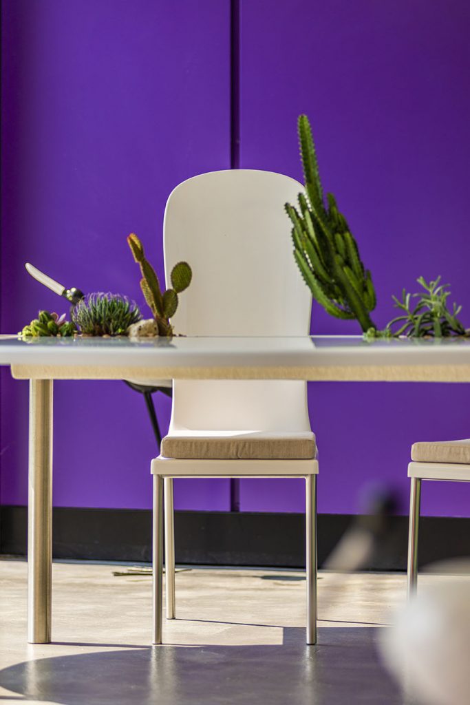 chaise jardin design en composite avec table de jardin